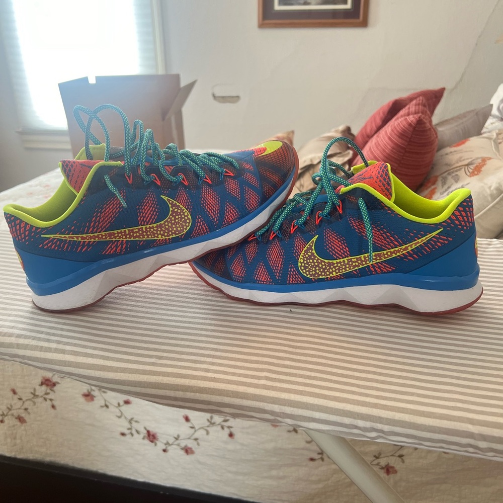 Nike CJ3 trainer sz 11